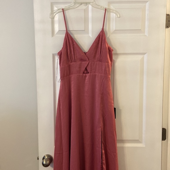 Lulus Dress length 57” bust 30” brand new with tag it is maxi dress and beautifu - Picture 3 of 17